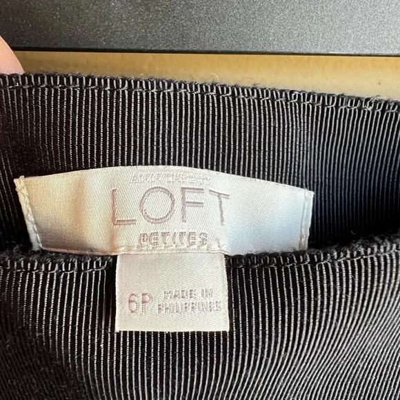 LOFT Black Lace Mini Skirt - Size 6P - Picture 4 of 6